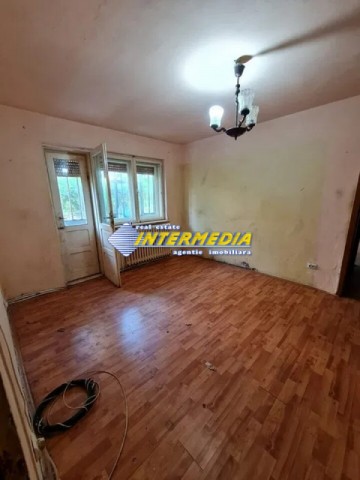 apartament-cu-2-camere-de-vanzare-in-cetate-zona-bulavard-alba-iulia-2