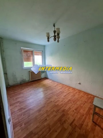 apartament-cu-2-camere-de-vanzare-in-cetate-zona-bulavard-alba-iulia-4