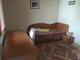 casa-cu-3-camere-de-inchiriat-in-alba-iulia-finisata-mobilata-zona-centru-8