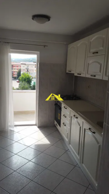 apartament-cu-2-camere-decomandate-cetate-1
