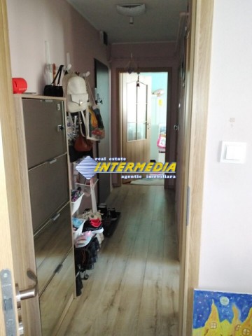 apartament-2-camere-renovat-si-mobilat-de-vanzare-cetate-piata-etaj-3-4