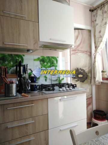 apartament-2-camere-renovat-si-mobilat-de-vanzare-cetate-piata-etaj-3-7