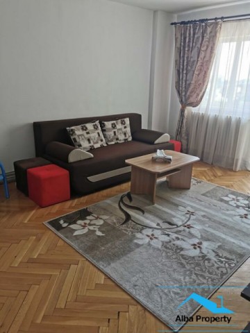 apartament-3-camere-decomandat-zona-cetate-1