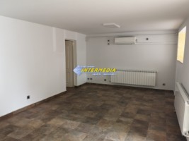 spatiu-comercial-finisat-de-inchiriat-in-cetate-15