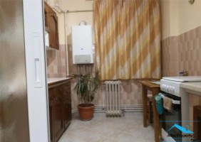 apartament-3-camere-decomandat-zona-cetate-2