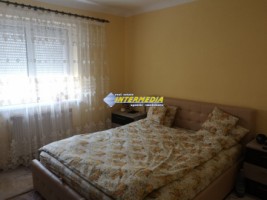 apartament-4-camere-decomandat-de-vanzare-cetate-zona-closca-1