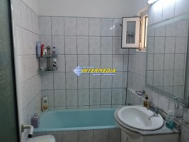 apartament-4-camere-decomandat-de-vanzare-cetate-zona-closca-9