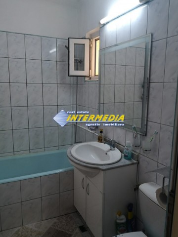 apartament-4-camere-decomandat-de-vanzare-cetate-zona-closca-17