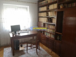 apartament-4-camere-decomandat-de-vanzare-cetate-zona-closca-18