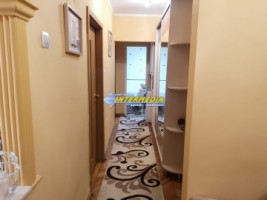 apartament-3-camere-decomandat-etaj-2-cetate-zona-closca-9