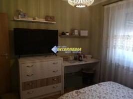 apartament-3-camere-decomandat-etaj-2-cetate-zona-closca-10