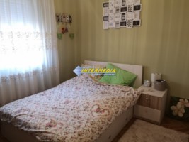 apartament-3-camere-decomandat-etaj-2-cetate-zona-closca-14