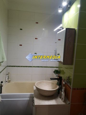 apartament-3-camere-decomandat-etaj-2-cetate-zona-closca-15