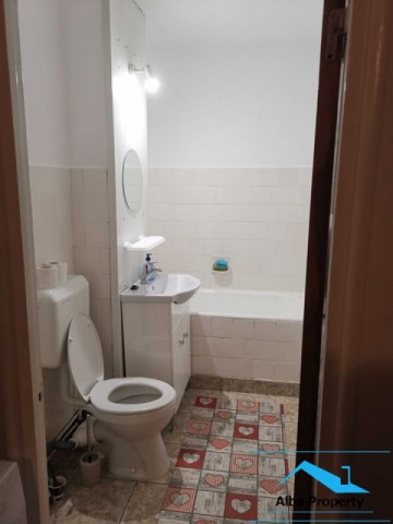 apartament-2-camere-mobilat-si-utilat-zona-centru-7