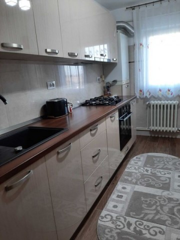 vanzare-apartament-3-camere-zona-imparat-traian-1