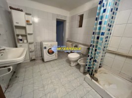 casa-cu-2-camere-baie-bucatarie-de-inchiriat-pretabila-muncitori-pret-250-euro-3