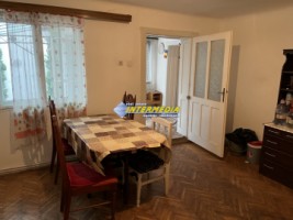 casa-cu-2-camere-baie-bucatarie-de-inchiriat-pretabila-muncitori-pret-250-euro-7