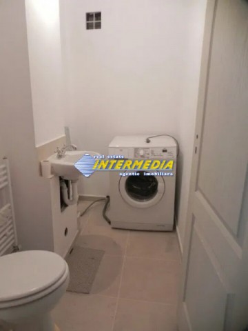 de-vanzare-apartament-cu-4-camere-decomandat-in-alba-iulia-la-etaj-2-finisat-6