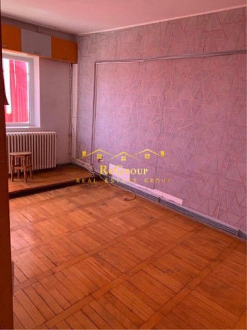 apartament-4-camere-decomandat-pacurari-2