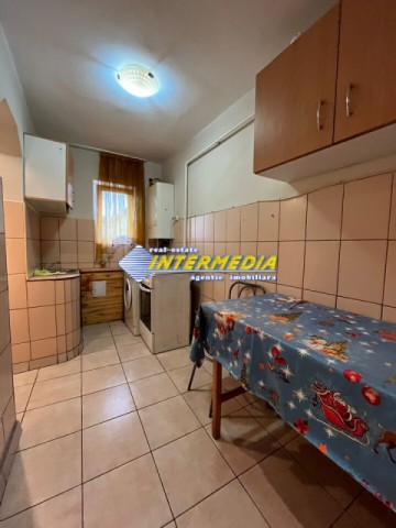 apartament-cu-2-camere-decomandat-si-finisat-de-vanzare-cetate-4