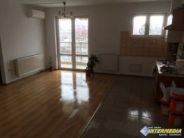 apartament-3-camere-si-garaj-de-vanzare-centru-2