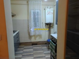 de-vanzare-apartament-cu-3-camere-decomandat-in-cetate-zona-bulevard-etaj-1-5