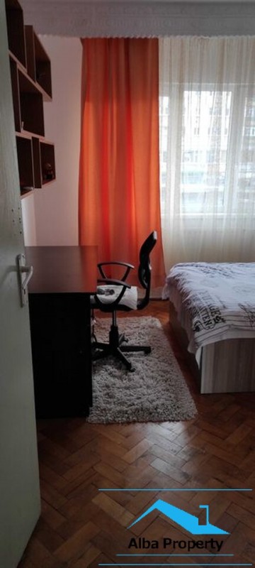 apartament-3-camere-decomandat-centru-3