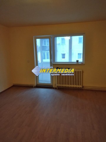 apartament-3-camere-decomandat-cetate-etaj-3-6