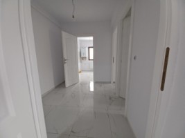 apartament-de-vanzare-in-iasi-2-camere-decomandat-lunca-cetatuii-baie-cu-geam-bucatarie-inchisa-boxa-inclusa-comision-0-6