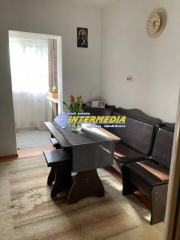 apartament-2-camere-finisat-de-vanzare-zona-cetate-1