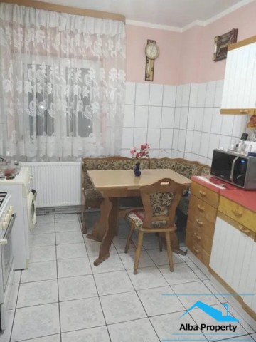 apartament-2-camere-decomandat-zona-cetate-1