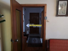 apartament-2-camere-de-vanzare-zona-cetate-et1-4