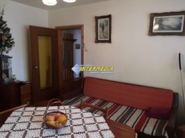 apartament-2-camere-de-vanzare-zona-cetate-et1-6