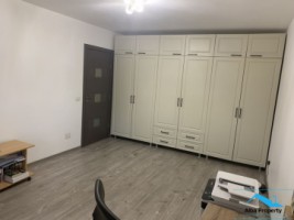 apartament-3-camere-decomandat-zona-cetate-1