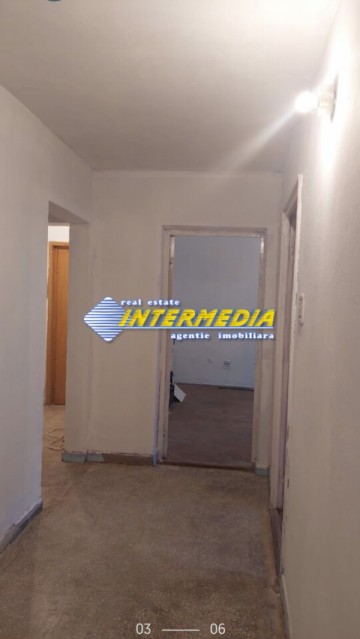 apartament-3-camere-decomandat-cetate-1