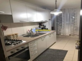 apartament-2-camere-renovat-mobilat-si-utilat-de-vanzare-cetate-etaj-1