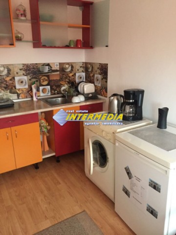 apartament-4-camere-decomandat-de-vanzare-in-alba-iulia-zona-cetate-bulevard-m-uri-4