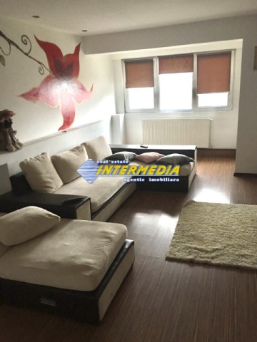 apartament-4-camere-decomandat-de-vanzare-in-alba-iulia-zona-cetate-bulevard-m-uri-6