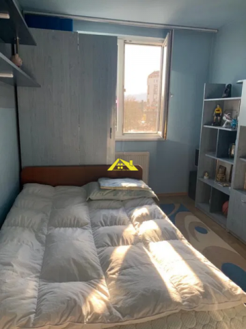 apartament-cu-3-camere-decomandate-centru-2