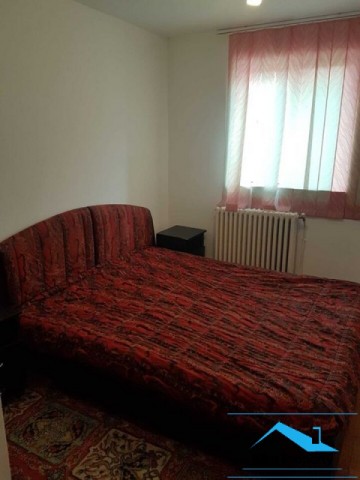 apartament-2-camere-mobilat-zona-cetate-3