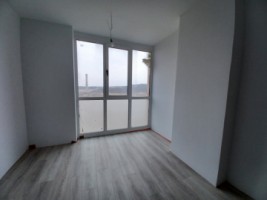 apartament-2-camere-de-vanzare-in-iasi-cartier-visoianu-baie-cu-geam-2