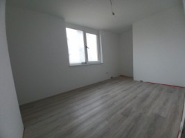 apartament-2-camere-de-vanzare-in-iasi-cartier-visoianu-baie-cu-geam-4