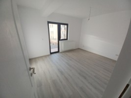 apartament-de-vanzare-in-iasi-lunca-cetatuii-1-camera-decomandat-baie-cu-geam-3