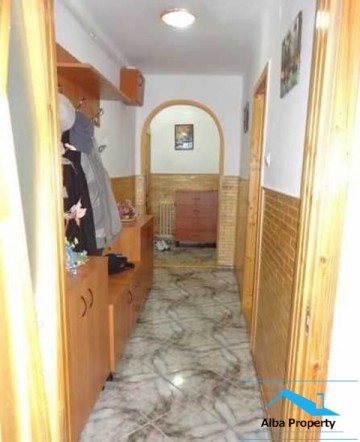 apartament-3-camere-renovat-etaj-01-zona-cetate-5