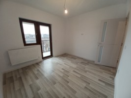 apartament-1-camera-decomandat-curte-proprie-40-mp-4