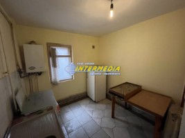 apartament-3-camere-decomandat-de-vanzare-in-centru-etaj-intermediar-7