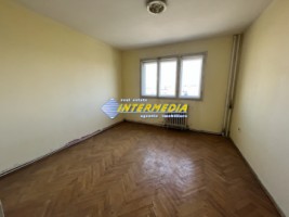 apartament-3-camere-decomandat-de-vanzare-in-centru-etaj-intermediar-8