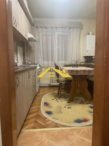 apartament-cu-o-camera-de-inchiriat-cetate-1