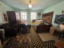 casa-frumoasa-cu-3-camere-de-vanzare-la-15-min-de-alba-iulia-cu-teren-de-1300-mp-38