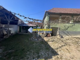 casa-frumoasa-cu-3-camere-de-vanzare-la-15-min-de-alba-iulia-cu-teren-de-1300-mp-59